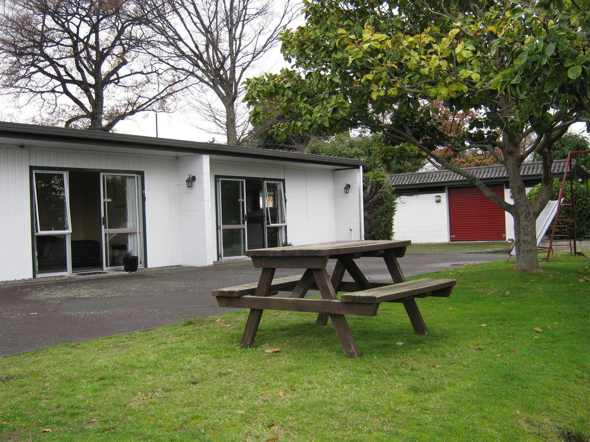 Adelphi Motel Tauposee Exterior foto